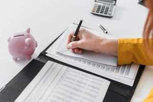 BNS avertizează: Guvernul este obligat prin lege să majoreze salariul minim de la 1 ianuarie 2026